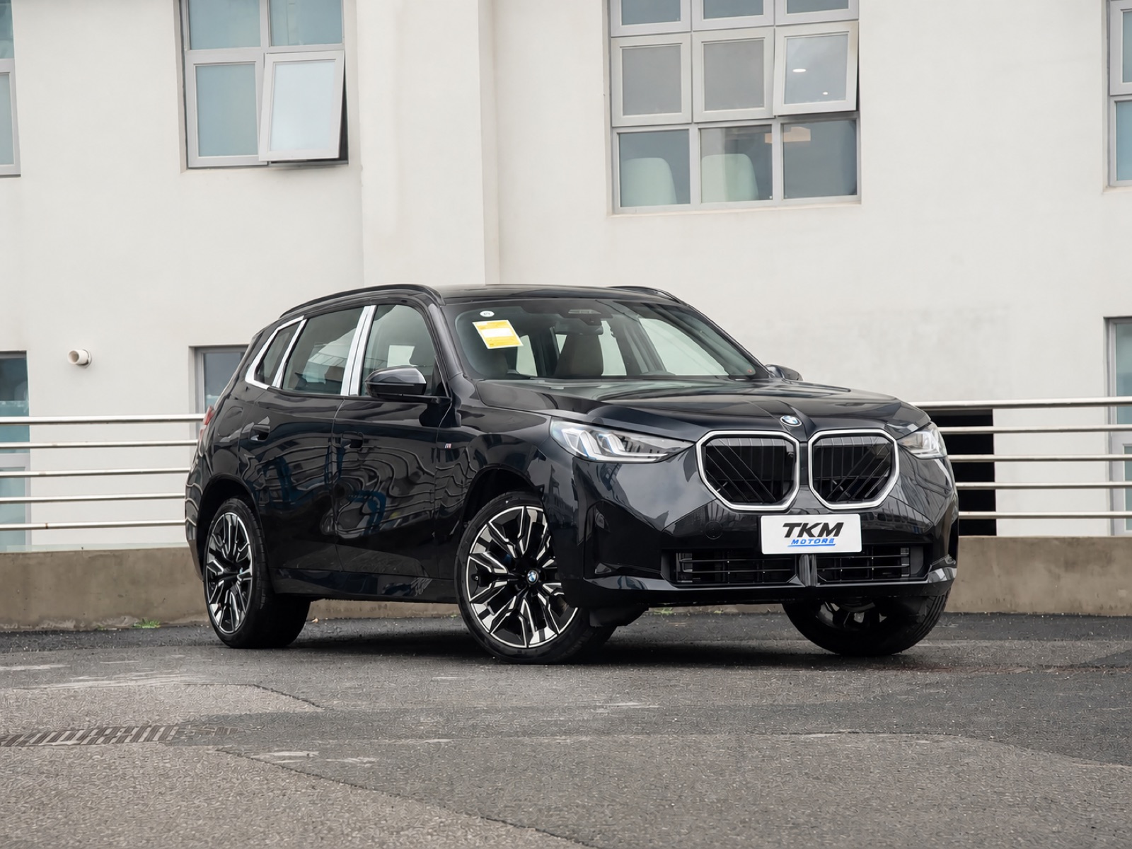 BMW X3 Long Wheelbase right-front three-quarter view