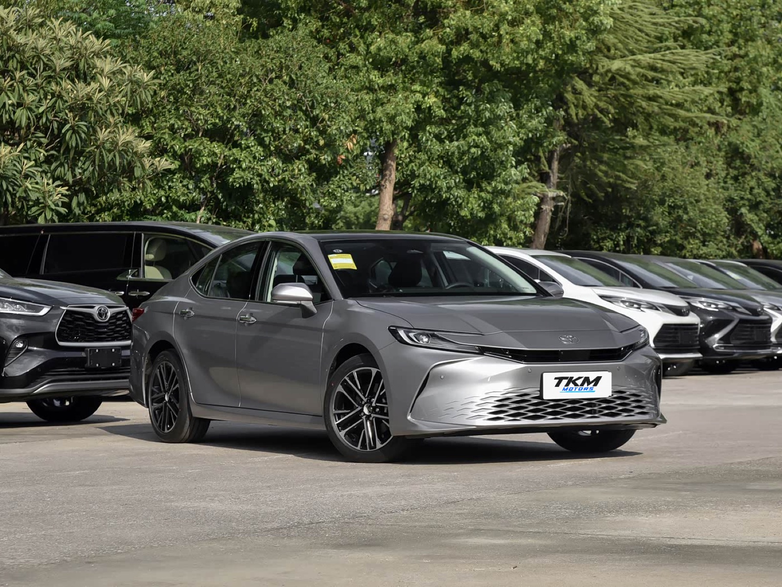 Toyota Camry right-front three-quarter view