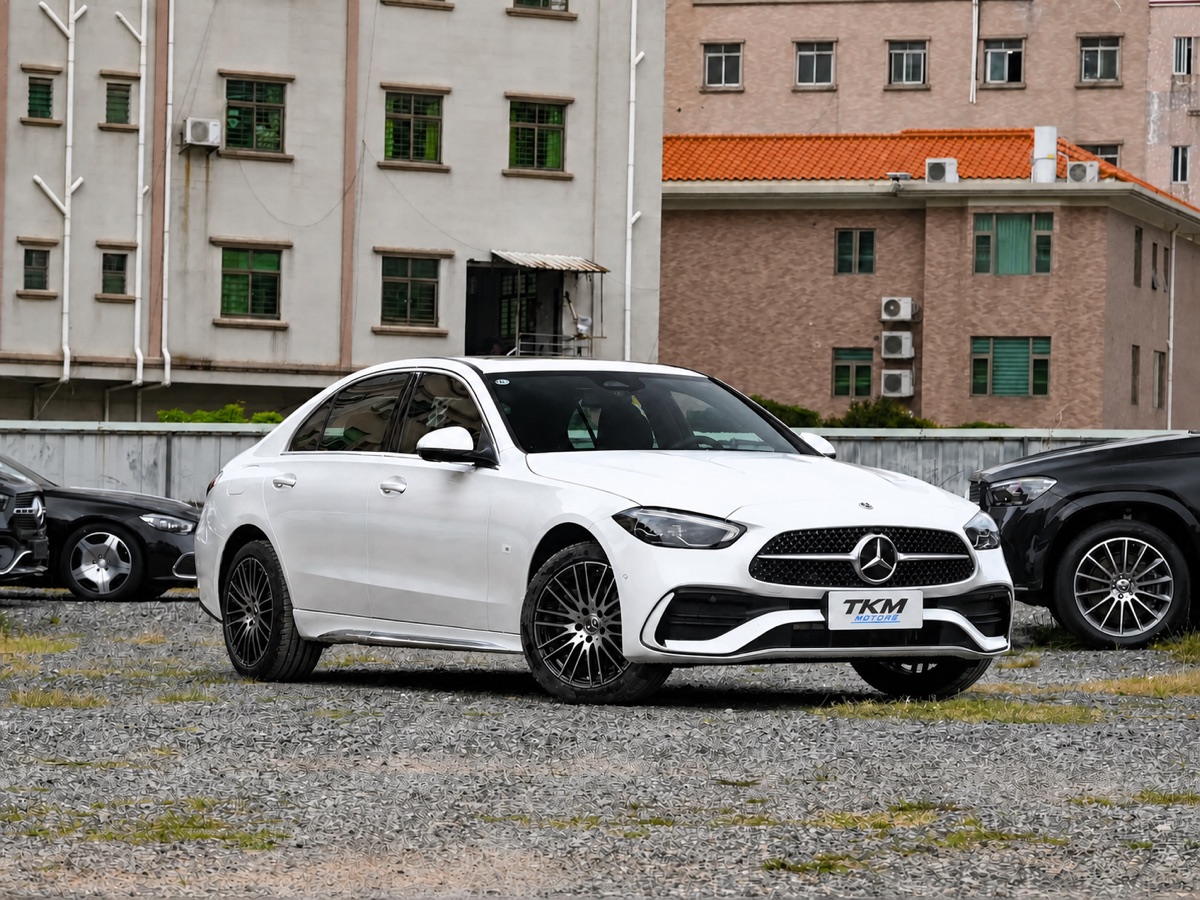 Mercedes-Benz C 200 L shown for vehicle-trade reference.